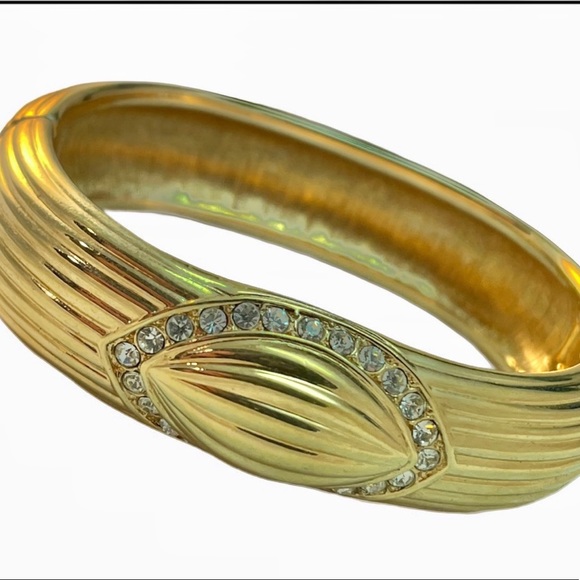Vintage C1980s Swarovski Swan authentic Gold finish heavy crystal bangle - Picture 3 of 5